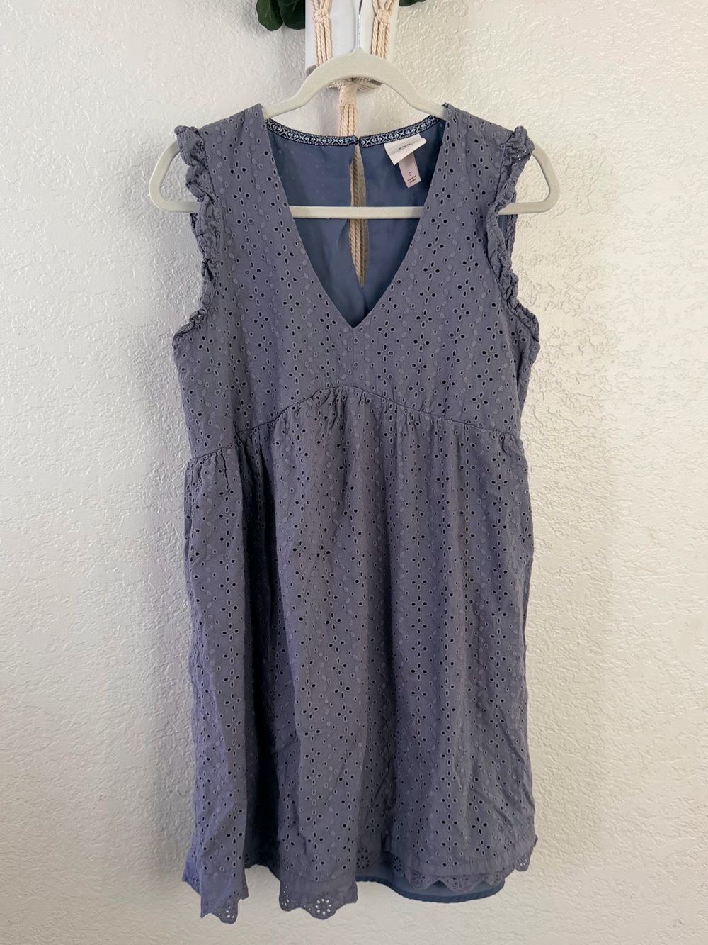 Knox Rose Dusty Blue Eyelet V-Neck Sleeveless Dress
